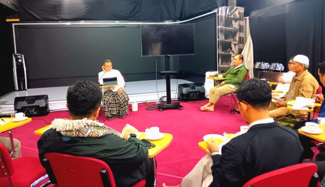 
 UBN Kritik Media yang Men-Tuhankan Algoritma dan Viralitas